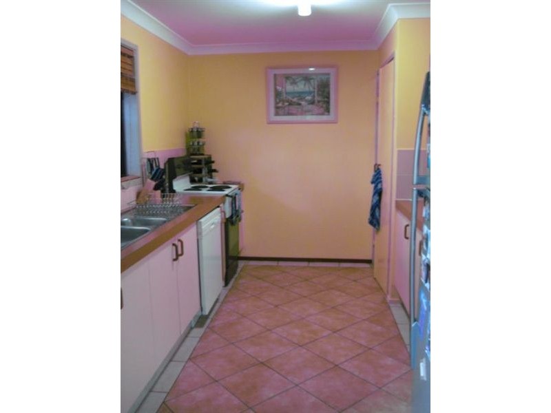 2/8 Corunna Crescent, Ashmore QLD 4214