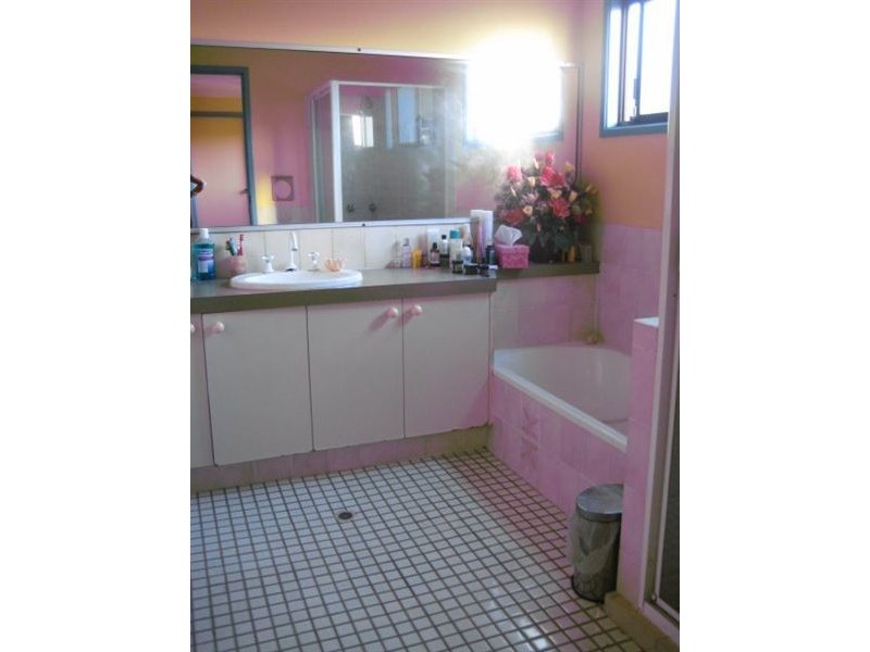 2/8 Corunna Crescent, Ashmore QLD 4214