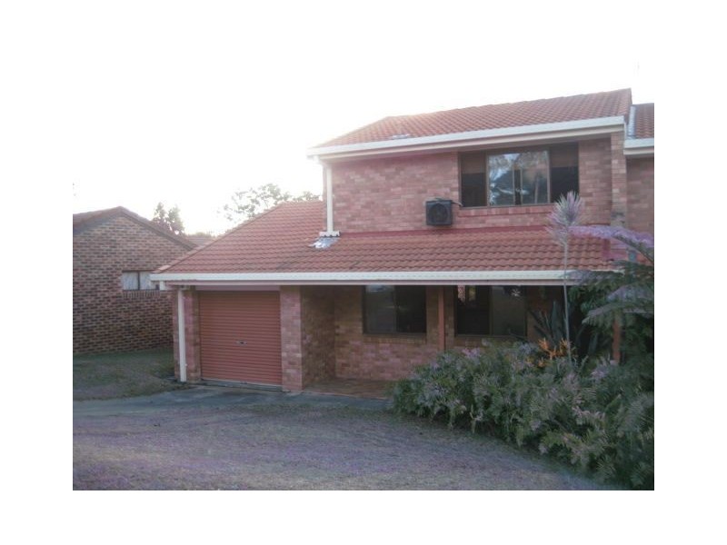 2/8 Corunna Crescent, Ashmore QLD 4214