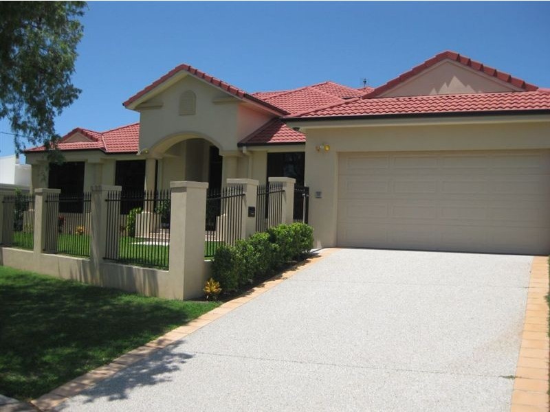 20 Merrimac Boulevard, Broadbeach Waters QLD 4218