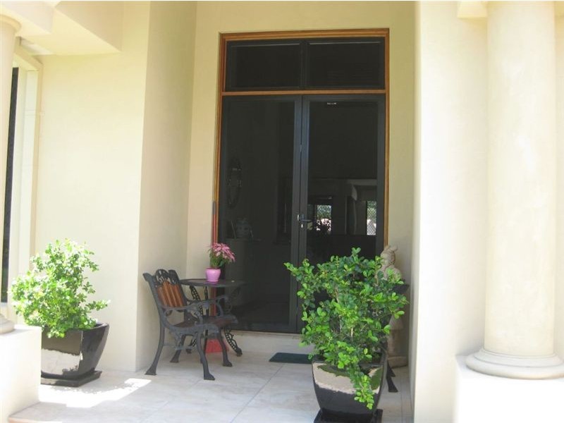 20 Merrimac Boulevard, Broadbeach Waters QLD 4218