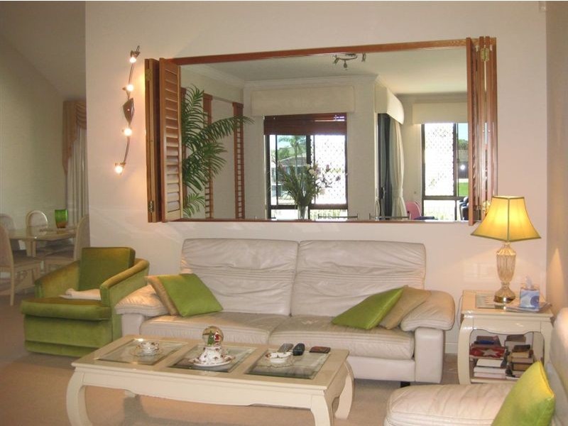 20 Merrimac Boulevard, Broadbeach Waters QLD 4218