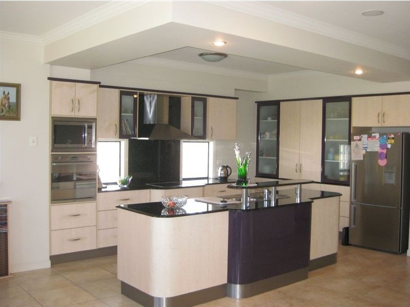 20 Merrimac Boulevard, Broadbeach Waters QLD 4218