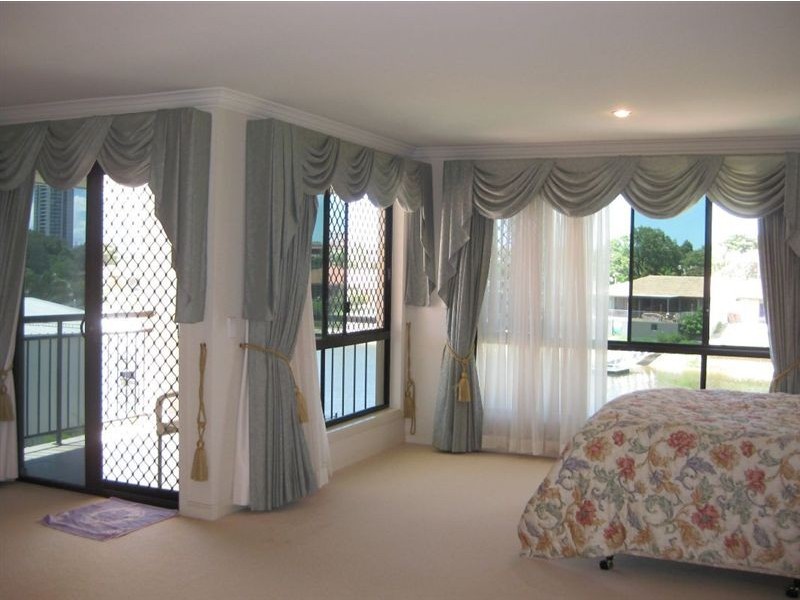 20 Merrimac Boulevard, Broadbeach Waters QLD 4218