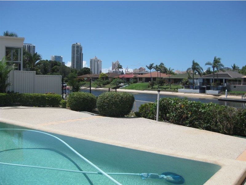 20 Merrimac Boulevard, Broadbeach Waters QLD 4218