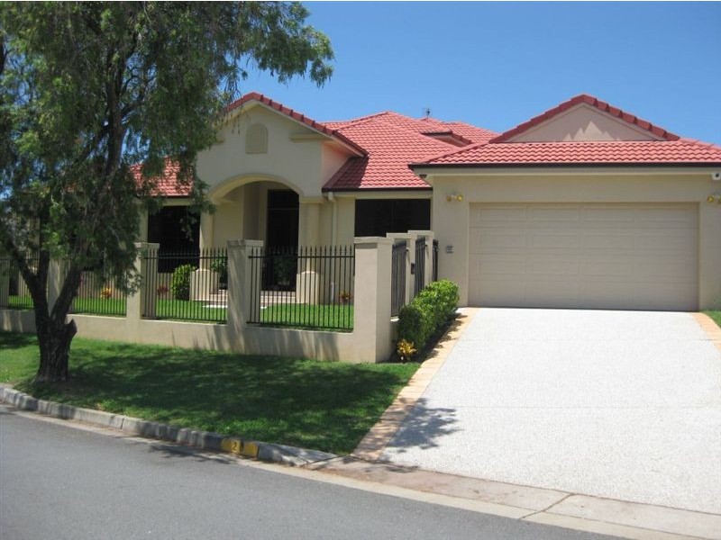 20 Merrimac Boulevard, Broadbeach Waters QLD 4218