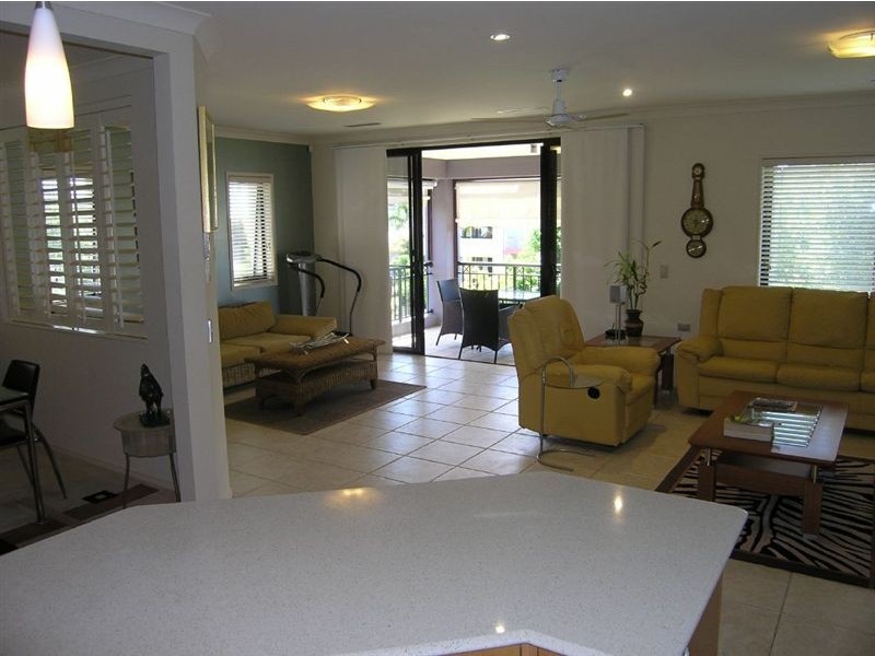 2043 The Vistas Drive, Carrara QLD 4211