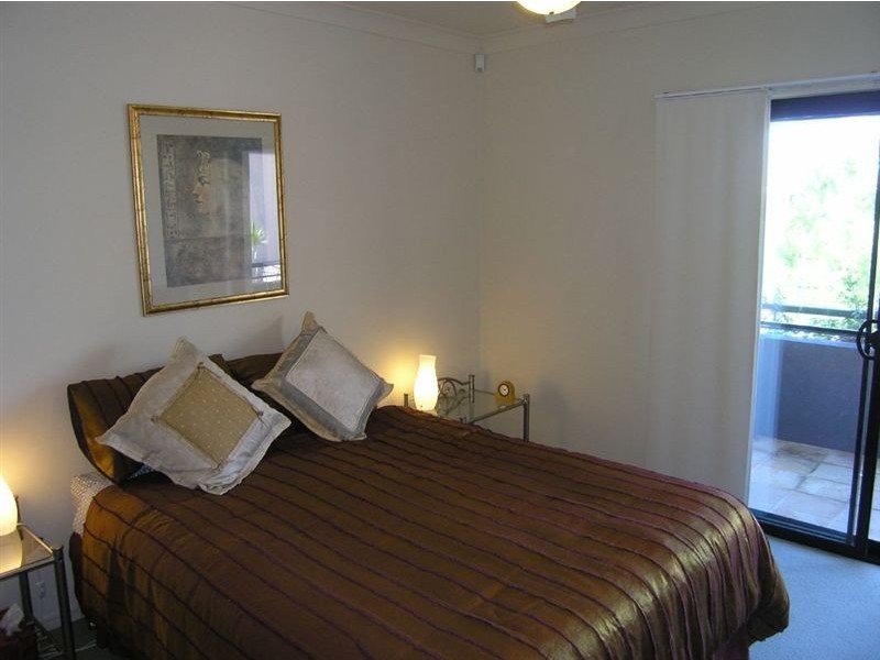 2043 The Vistas Drive, Carrara QLD 4211