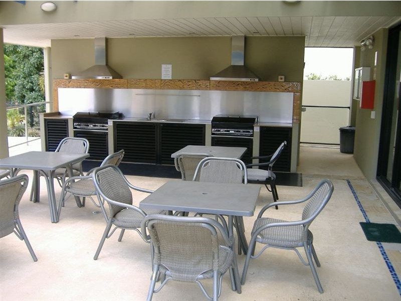 2043 The Vistas Drive, Carrara QLD 4211