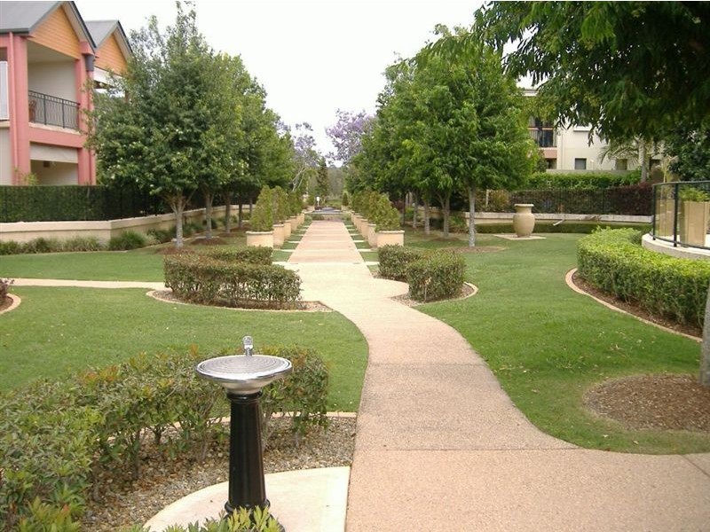 2043 The Vistas Drive, Carrara QLD 4211