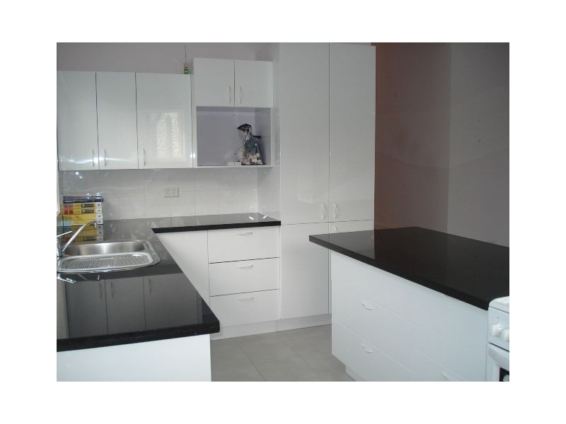 14 Allambi Avenue, Broadbeach Waters QLD 4218