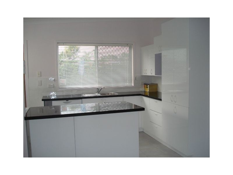 14 Allambi Avenue, Broadbeach Waters QLD 4218