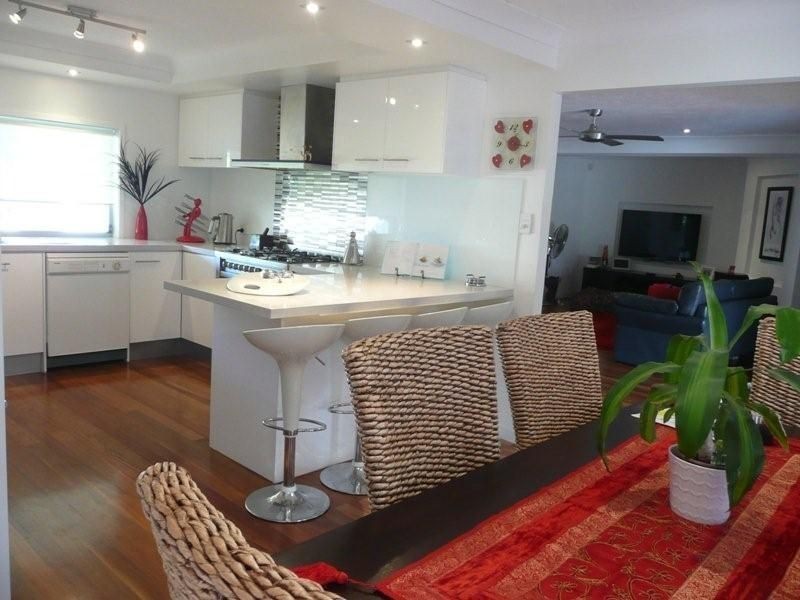 6 Fairway Drive, Clear Island Waters QLD 4226