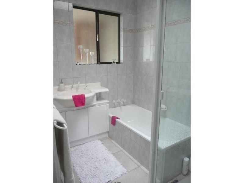 6 Fairway Drive, Clear Island Waters QLD 4226