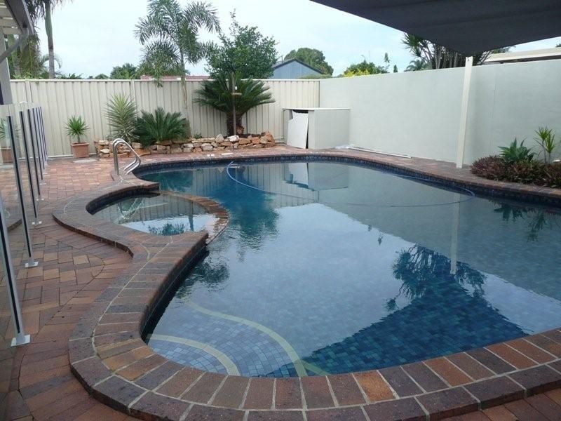 6 Fairway Drive, Clear Island Waters QLD 4226