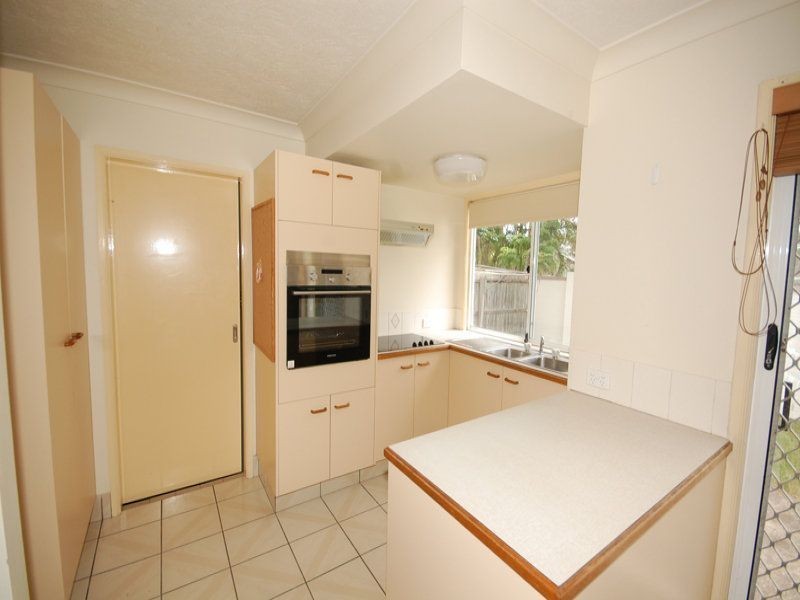 15/2 St Kevins Avenue, Benowa QLD 4217