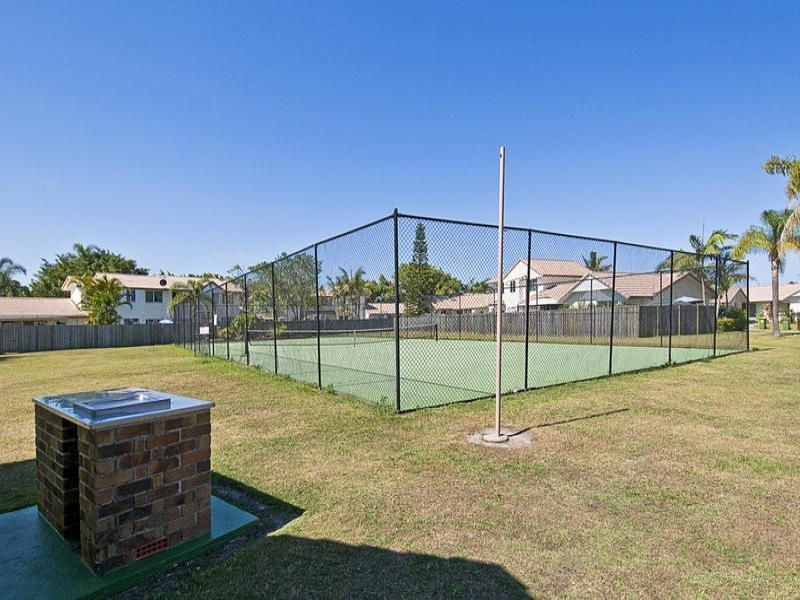 15/2 St Kevins Avenue, Benowa QLD 4217