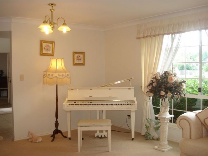 22 Clipper Boulevard, Clear Island Waters QLD 4226