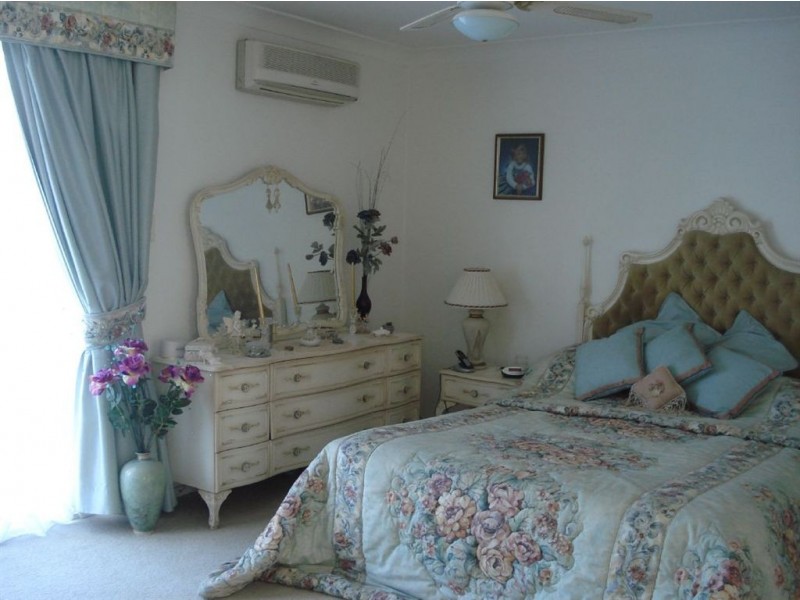 22 Clipper Boulevard, Clear Island Waters QLD 4226