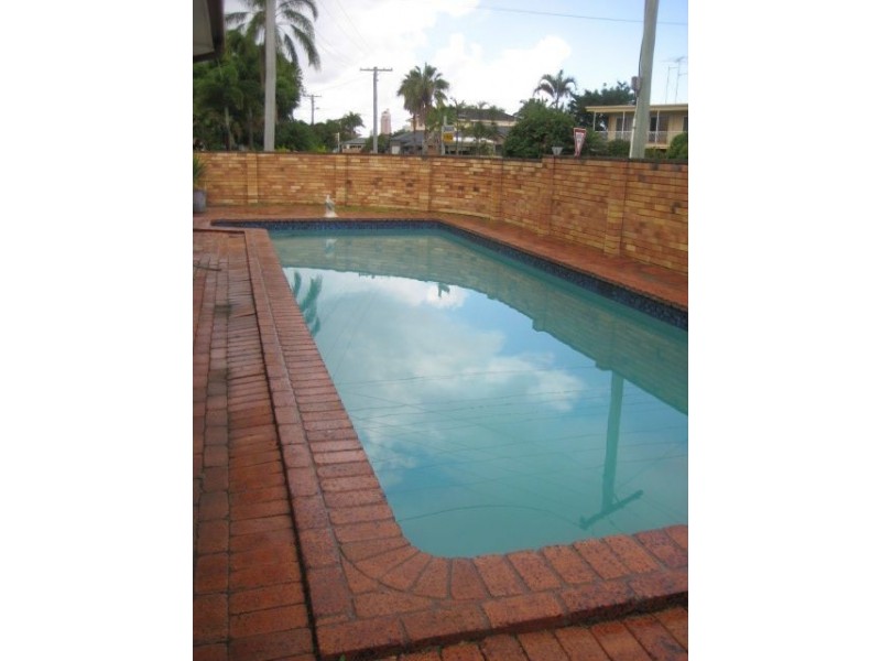 9 Pacific Blvd, Broadbeach Waters QLD 4218