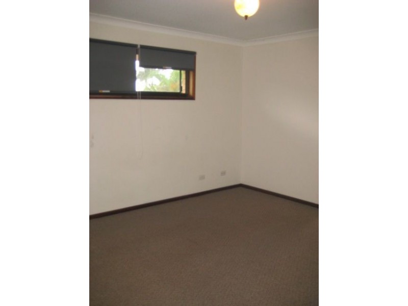 9 Pacific Blvd, Broadbeach Waters QLD 4218