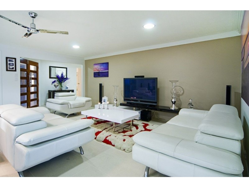 46 Arcadia Drive, Mermaid Waters QLD 4218