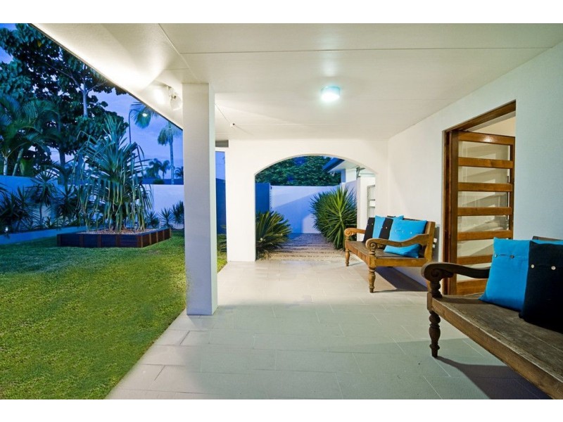 46 Arcadia Drive, Mermaid Waters QLD 4218