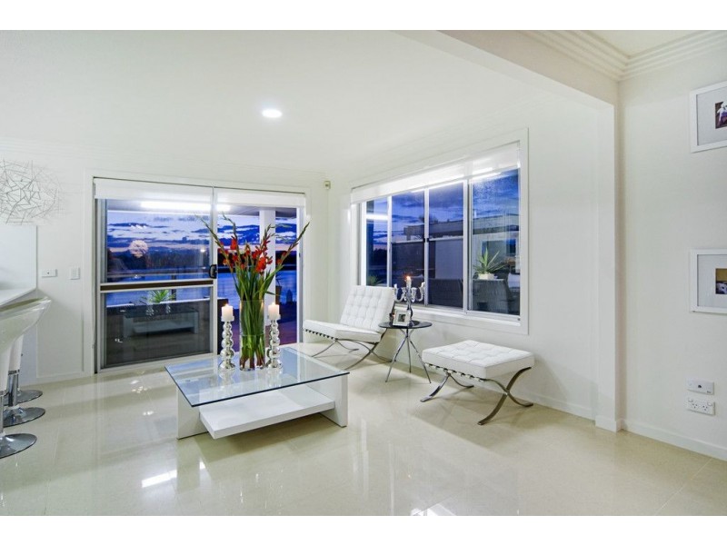 46 Arcadia Drive, Mermaid Waters QLD 4218