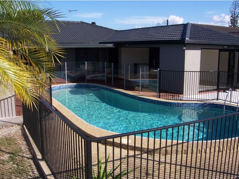 30 Port Drive, Mermaid Waters QLD 4218