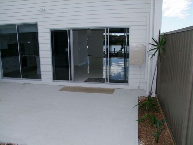 14 South Bay Drive, Varsity Lakes QLD 4227