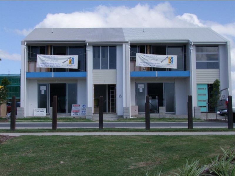 16 South Bay Drive, Varsity Lakes QLD 4227