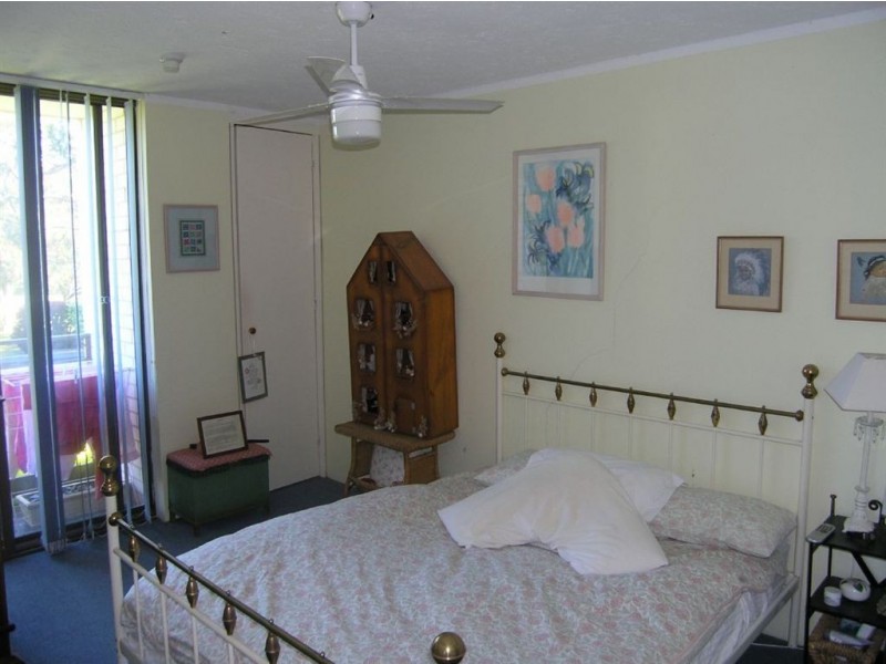 6/11 Fairway Drive, Clear Island Waters QLD 4226