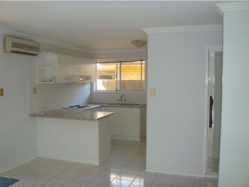 2/87 Sunshine Parade, Miami QLD 4220