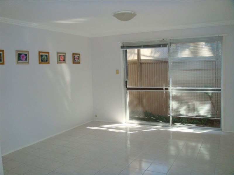 2/87 Sunshine Parade, Miami QLD 4220