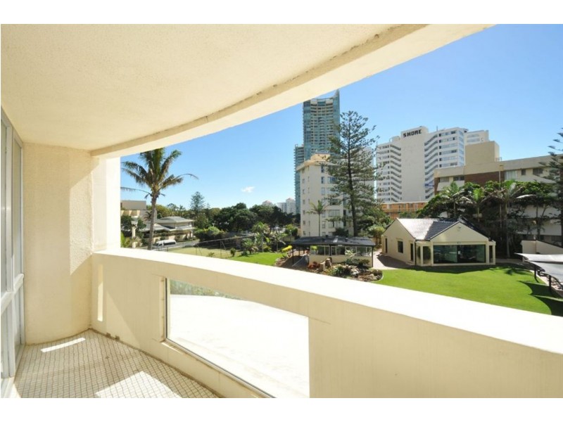 4/114 Esplanade, Surfers Paradise QLD 4217