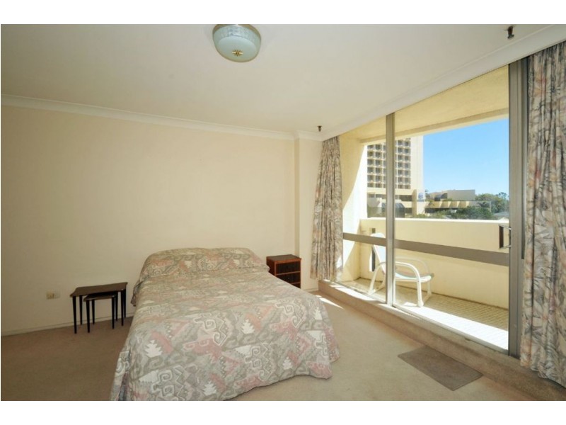 4/114 Esplanade, Surfers Paradise QLD 4217
