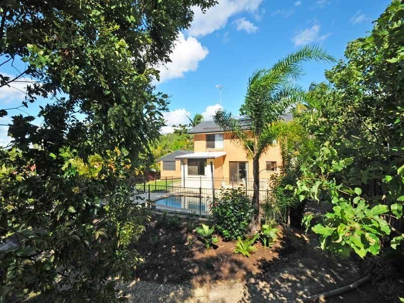 9 Bathurst Court, Helensvale QLD 4212