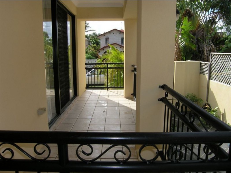 1/51 Sunset Boulevard, Surfers Paradise QLD 4217