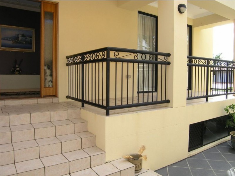 1/51 Sunset Boulevard, Surfers Paradise QLD 4217