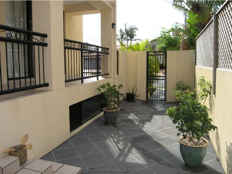 1/51 Sunset Boulevard, Surfers Paradise QLD 4217