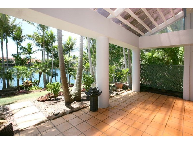 7/125 Santa Cruz Boulevard, Clear Island Waters QLD 4226