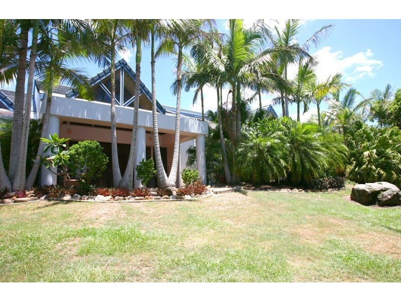 7/125 Santa Cruz Boulevard, Clear Island Waters QLD 4226