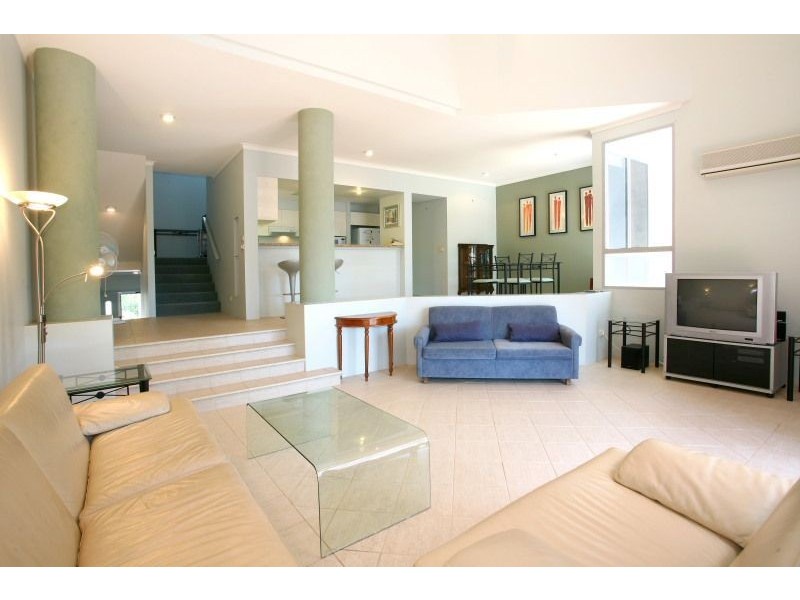 7/125 Santa Cruz Boulevard, Clear Island Waters QLD 4226