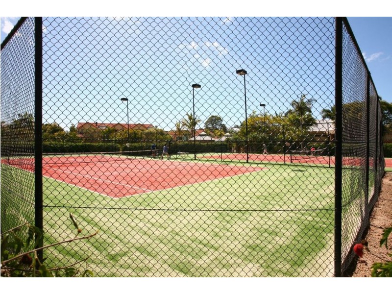 7/125 Santa Cruz Boulevard, Clear Island Waters QLD 4226