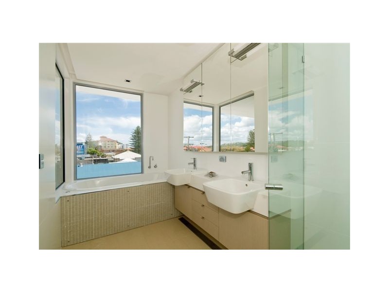 2/1381 Gold Coast Hwy, Palm Beach QLD 4221