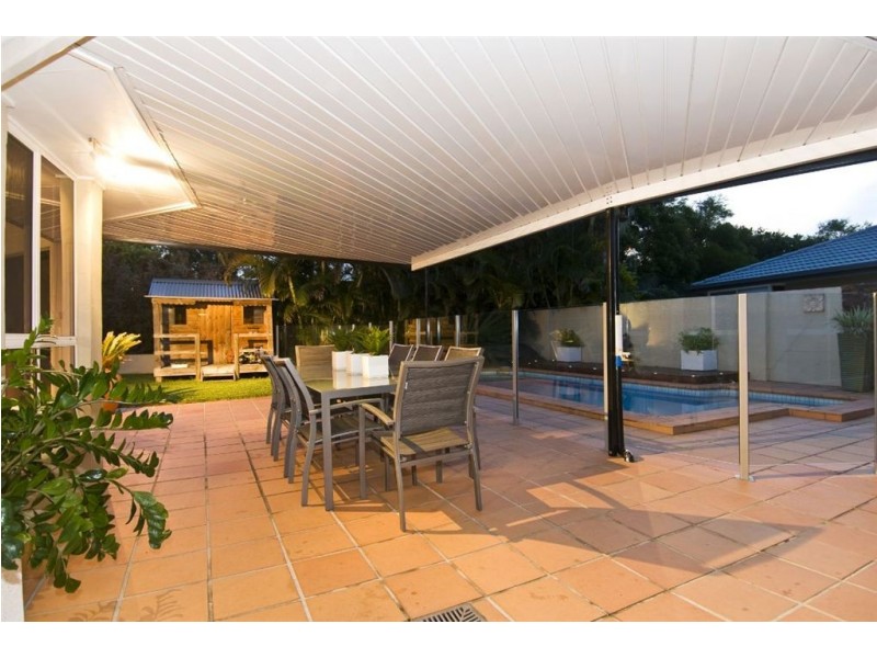 35 Portobello Drive, Mermaid Waters QLD 4218