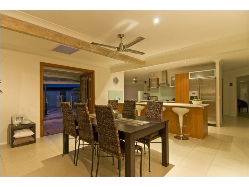 35 Portobello Drive, Mermaid Waters QLD 4218
