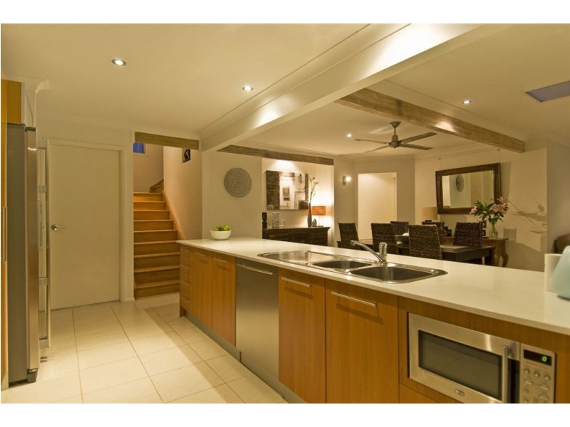 35 Portobello Drive, Mermaid Waters QLD 4218