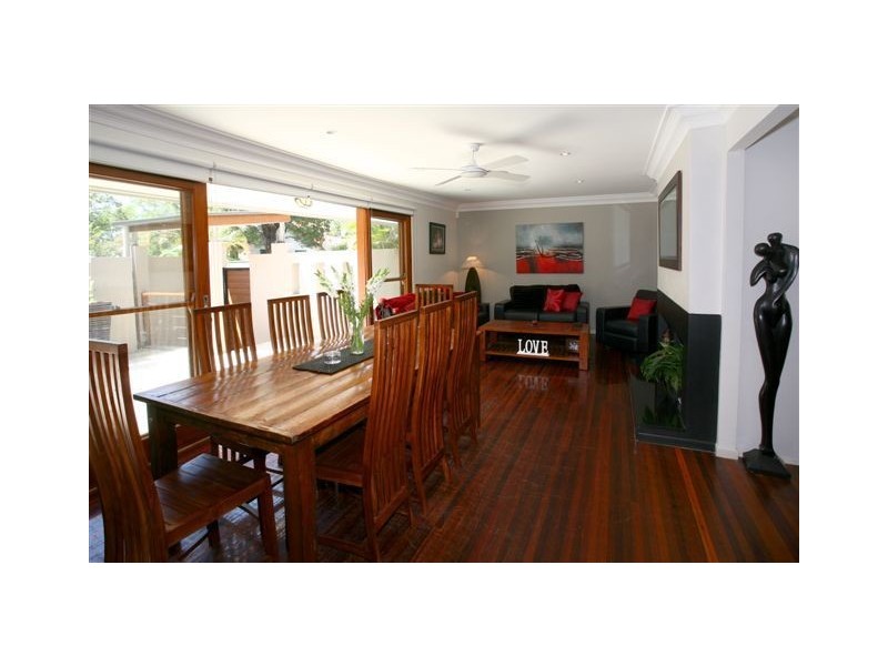 14 Greer Terrace, Southport QLD 4215