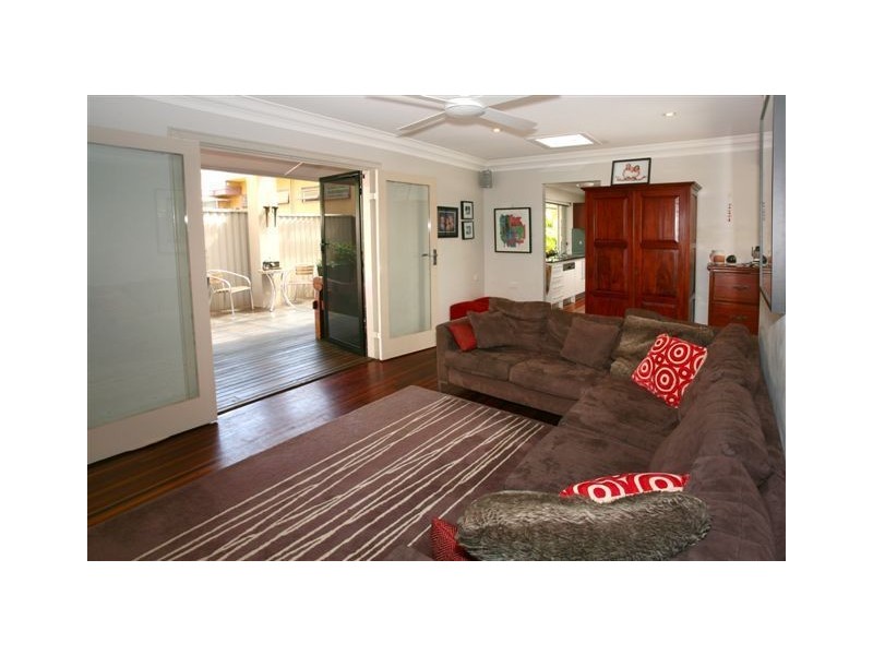 14 Greer Terrace, Southport QLD 4215